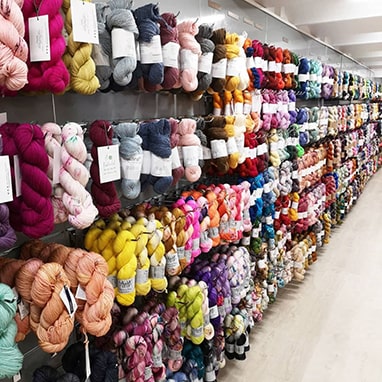Mercería Almacén de Pontejos - Descubre todas las variedades de Lanas Stop  que tenemos a la venta en nuestra tienda online:  # Lanas #Tejer #Knitting